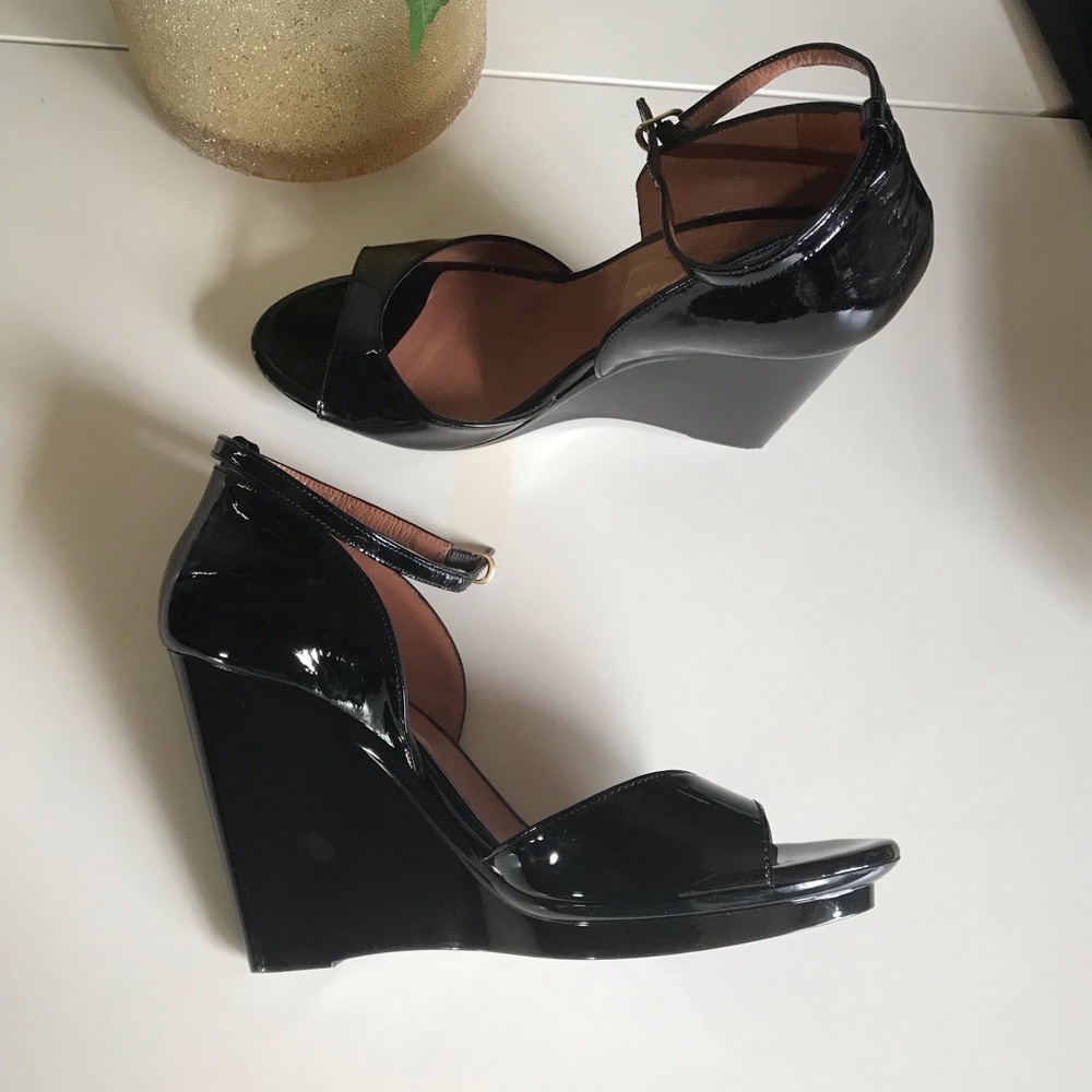Robert Clergerie Patent Leather Strap Wedge Sandals Size 6